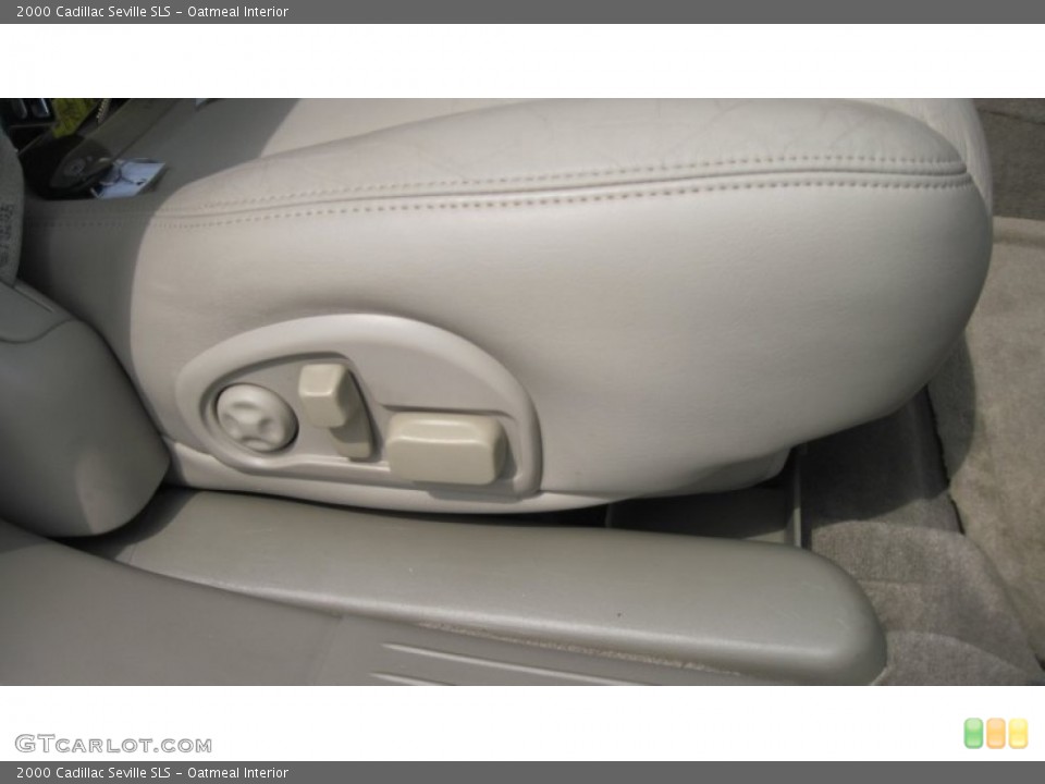 Oatmeal Interior Controls for the 2000 Cadillac Seville SLS #54496457