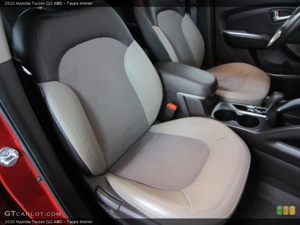 Taupe Interior Photo for the 2010 Hyundai Tucson GLS AWD #54502255