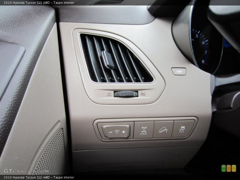 Taupe Interior Controls for the 2010 Hyundai Tucson GLS AWD #54502280