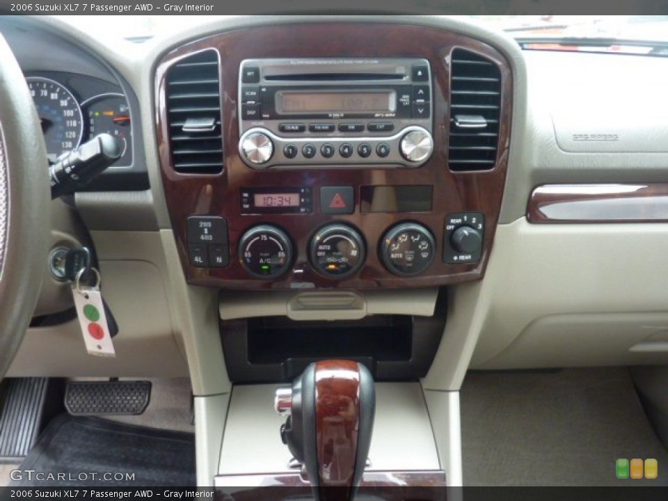 Gray Interior Controls for the 2006 Suzuki XL7 7 Passenger AWD #54503573