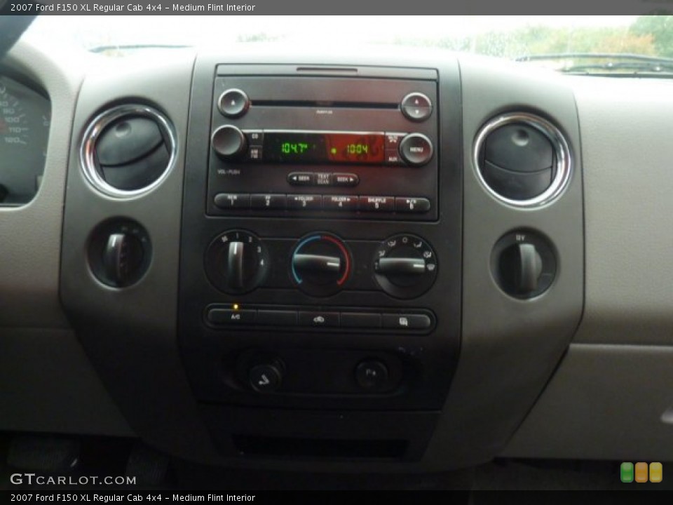 Medium Flint Interior Controls for the 2007 Ford F150 XL Regular Cab 4x4 #54504329