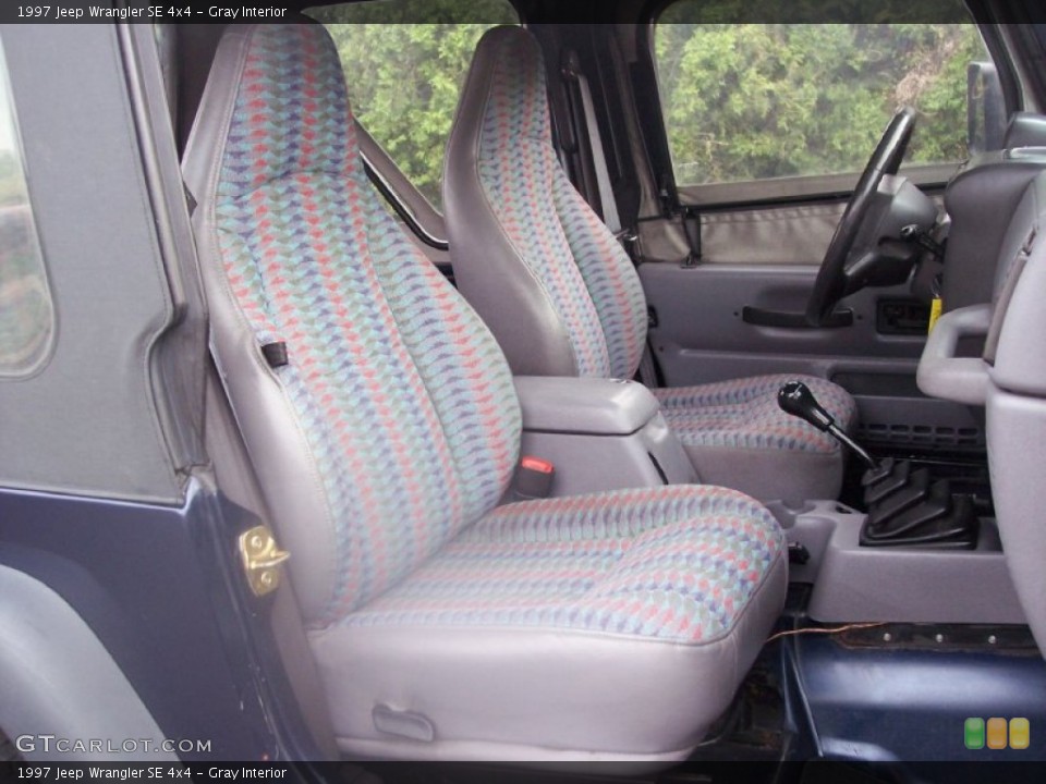 Gray Interior Photo for the 1997 Jeep Wrangler SE 4x4 #54507683