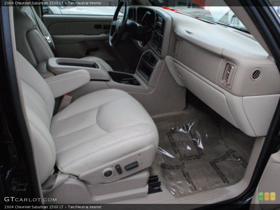 Tan/Neutral Interior Photo for the 2004 Chevrolet Suburban 1500 LT #54508576