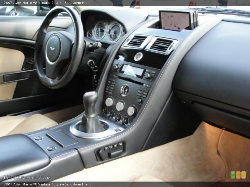 Sandstorm Interior Dashboard for the 2007 Aston Martin V8 Vantage Coupe #54512693