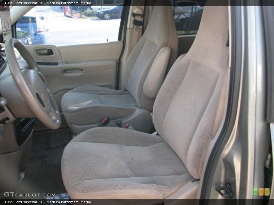 Medium Parchment Interior Photo for the 1999 Ford Windstar LX #54517097