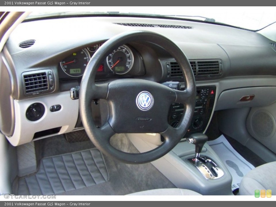 Gray Interior Photo for the 2001 Volkswagen Passat GLS Wagon #54517190