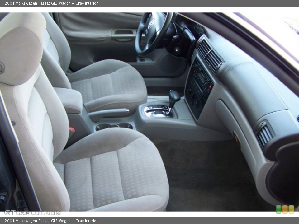 Gray Interior Photo for the 2001 Volkswagen Passat GLS Wagon #54517379