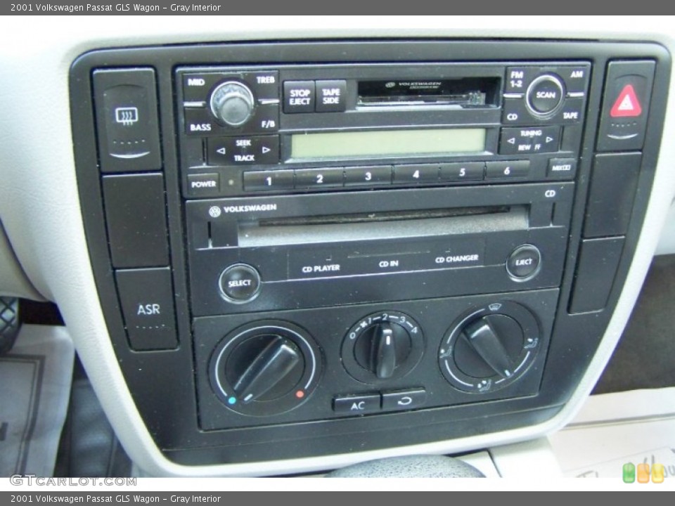 Gray Interior Controls for the 2001 Volkswagen Passat GLS Wagon #54517434