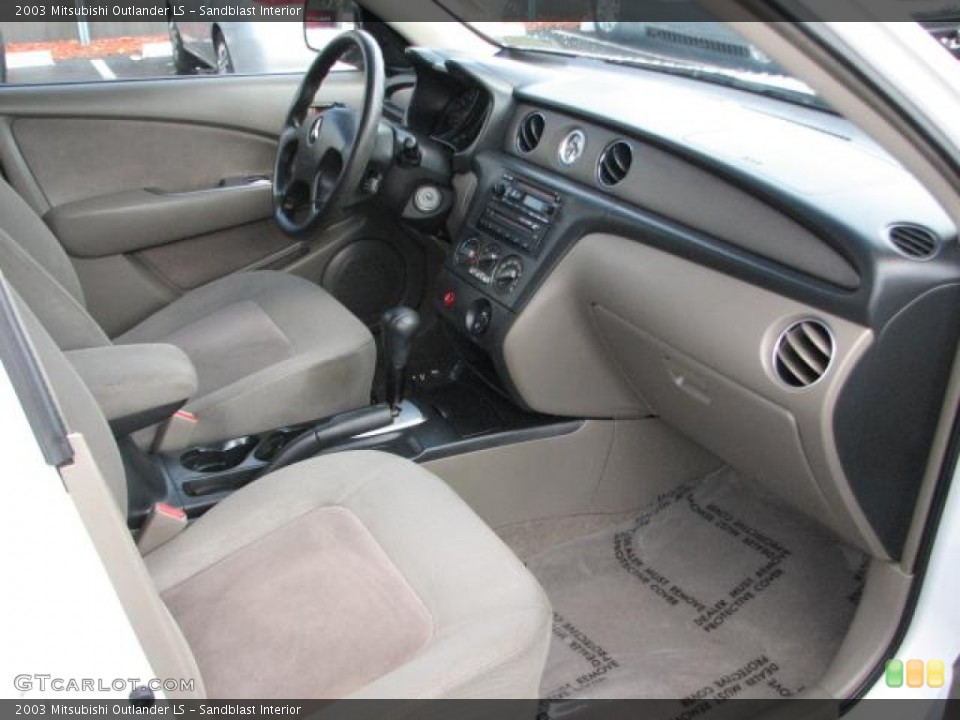 Sandblast Interior Photo for the 2003 Mitsubishi Outlander LS #54517808