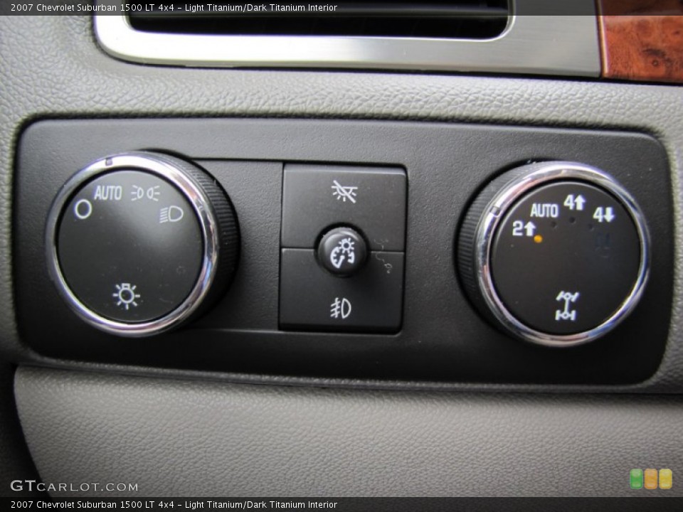 Light Titanium/Dark Titanium Interior Controls for the 2007 Chevrolet Suburban 1500 LT 4x4 #54518567