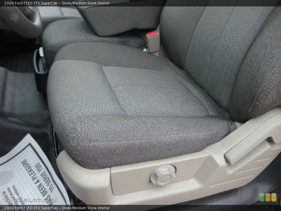 Stone/Medium Stone Interior Photo for the 2009 Ford F150 STX SuperCab #54520052