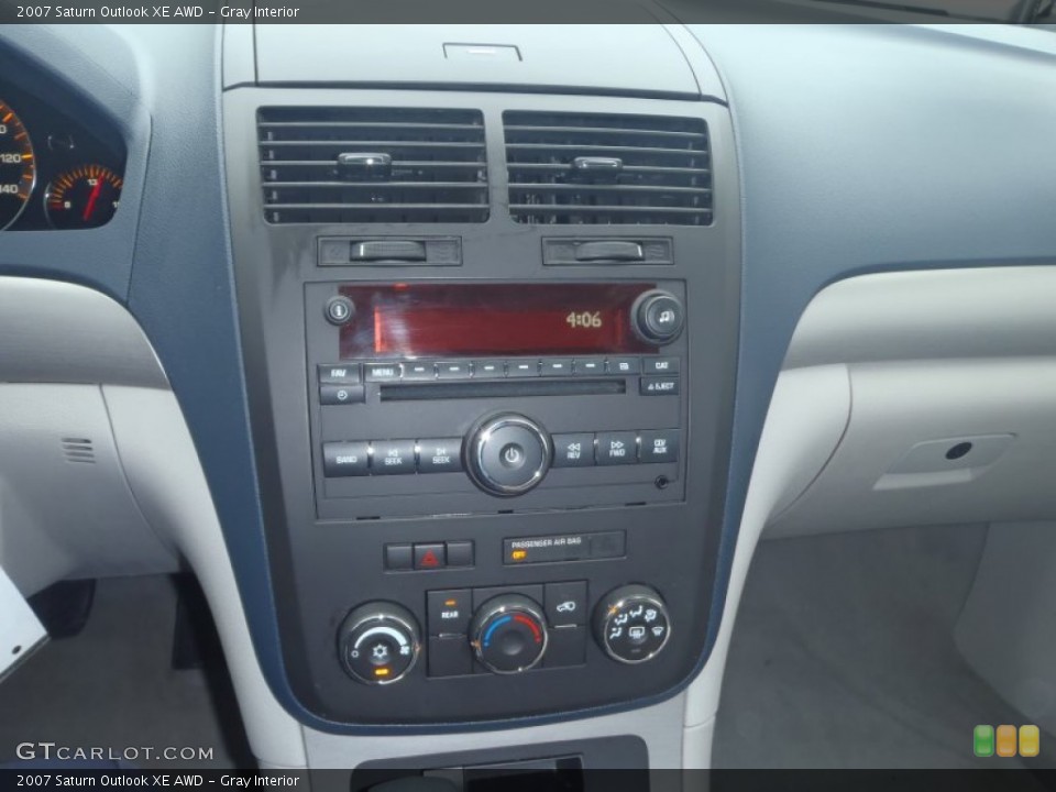 Gray Interior Controls for the 2007 Saturn Outlook XE AWD #54523496