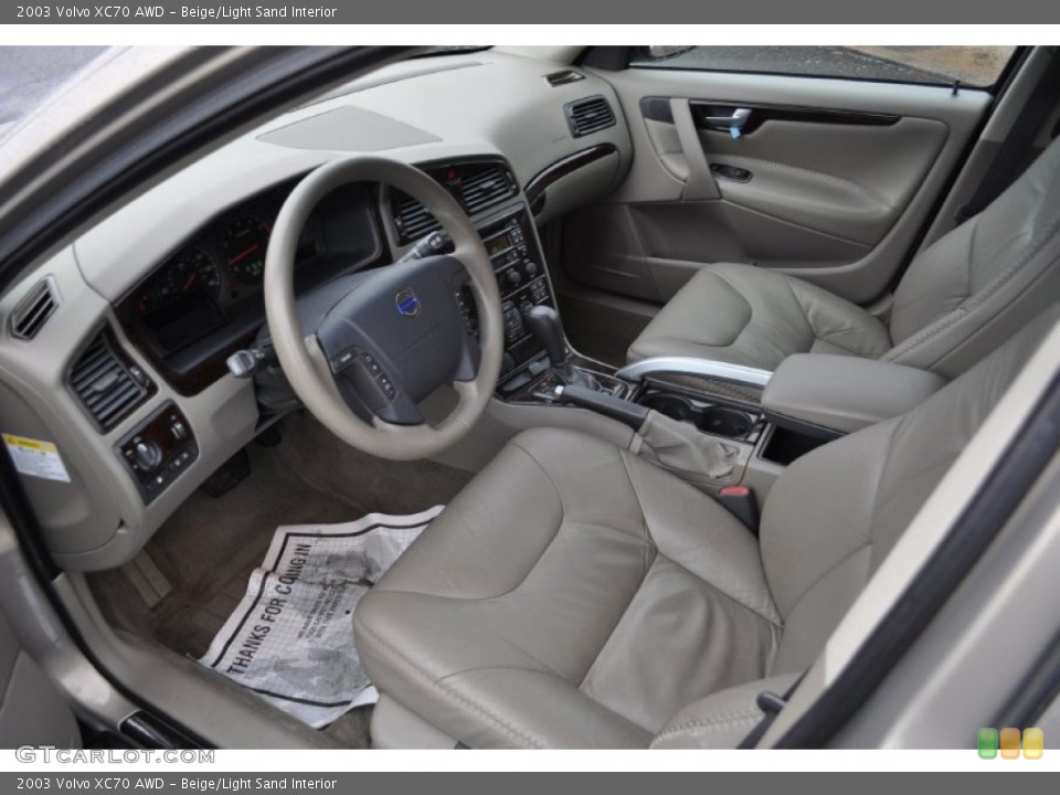 Beige/Light Sand Interior Photo for the 2003 Volvo XC70 AWD #54527750