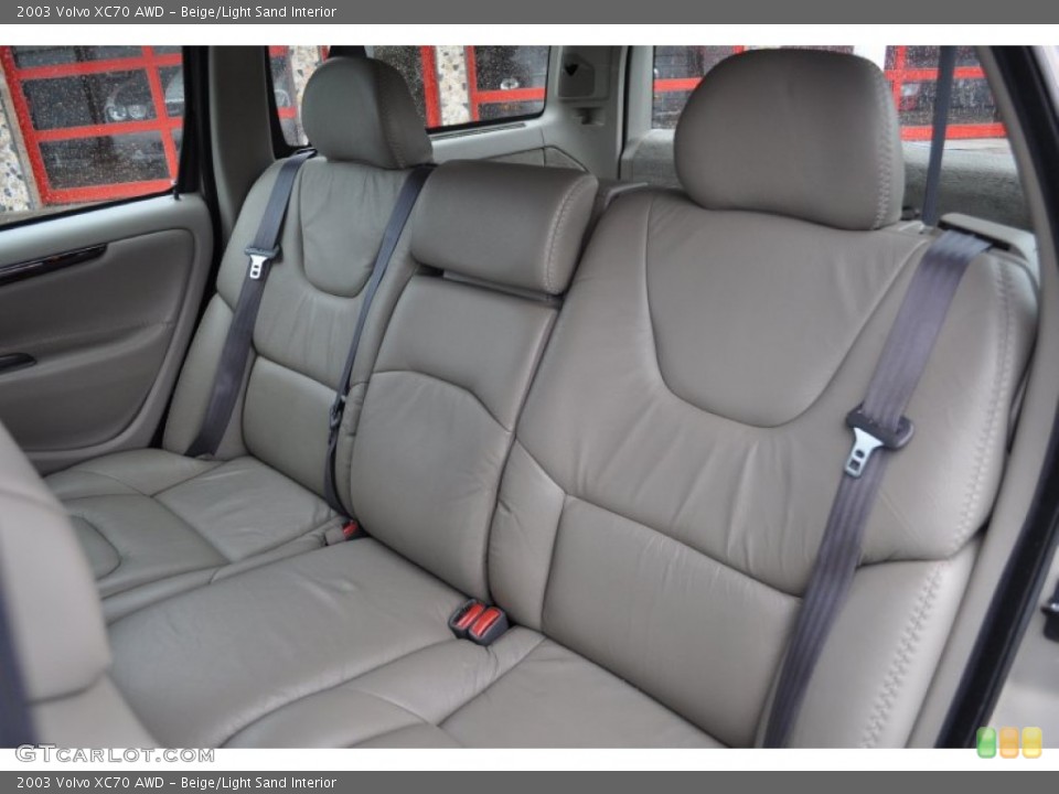 Beige/Light Sand Interior Photo for the 2003 Volvo XC70 AWD #54527762
