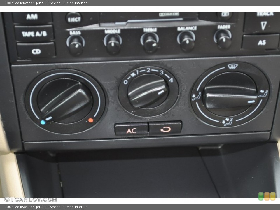 Beige Interior Controls for the 2004 Volkswagen Jetta GL Sedan #54528429