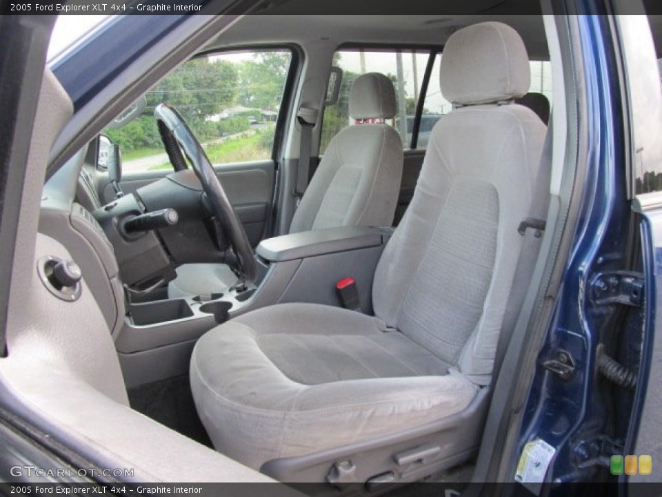Graphite Interior Photo for the 2005 Ford Explorer XLT 4x4 #54535858