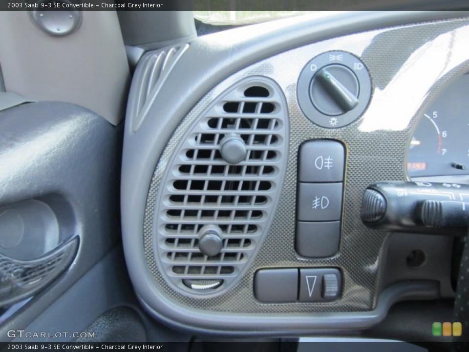 Charcoal Grey Interior Controls for the 2003 Saab 9-3 SE Convertible #54555045