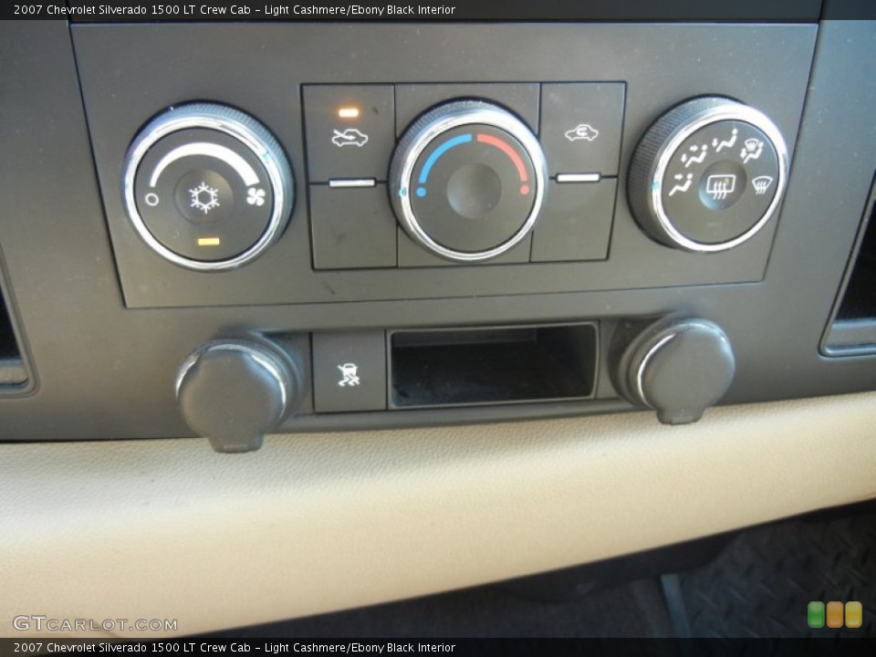 Light Cashmere/Ebony Black Interior Controls for the 2007 Chevrolet Silverado 1500 LT Crew Cab #54560760