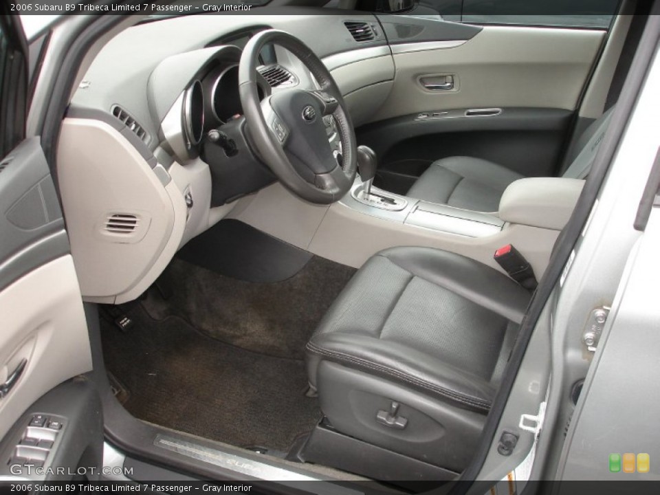 Gray Interior Photo for the 2006 Subaru B9 Tribeca Limited 7 Passenger #54566295
