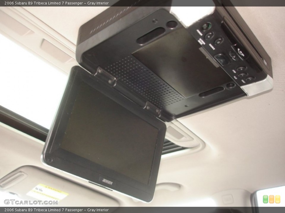 Gray Interior Photo for the 2006 Subaru B9 Tribeca Limited 7 Passenger #54566331