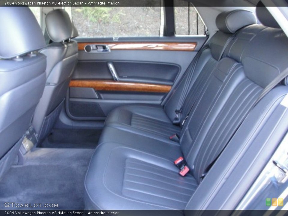 Anthracite Interior Photo for the 2004 Volkswagen Phaeton V8 4Motion Sedan #54575126