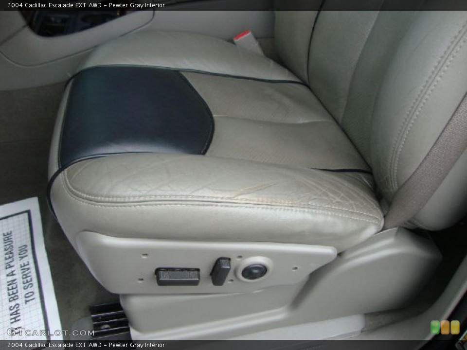 Pewter Gray Interior Photo for the 2004 Cadillac Escalade EXT AWD #54580197
