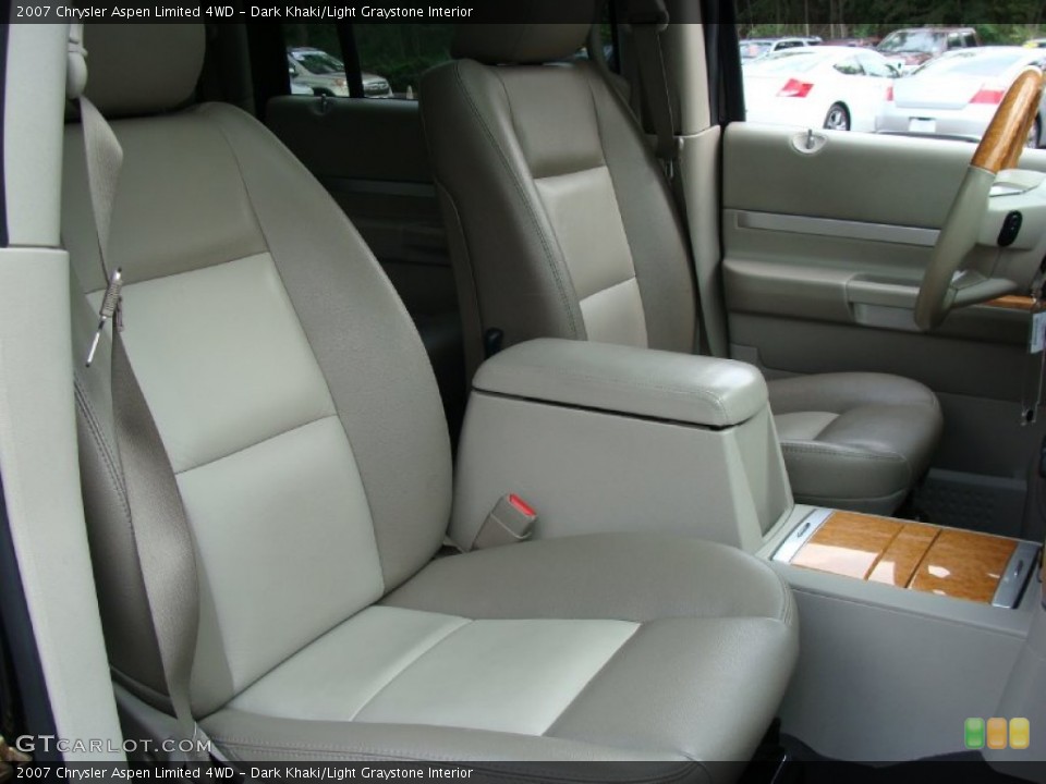 Dark Khaki/Light Graystone Interior Photo for the 2007 Chrysler Aspen Limited 4WD #54582713