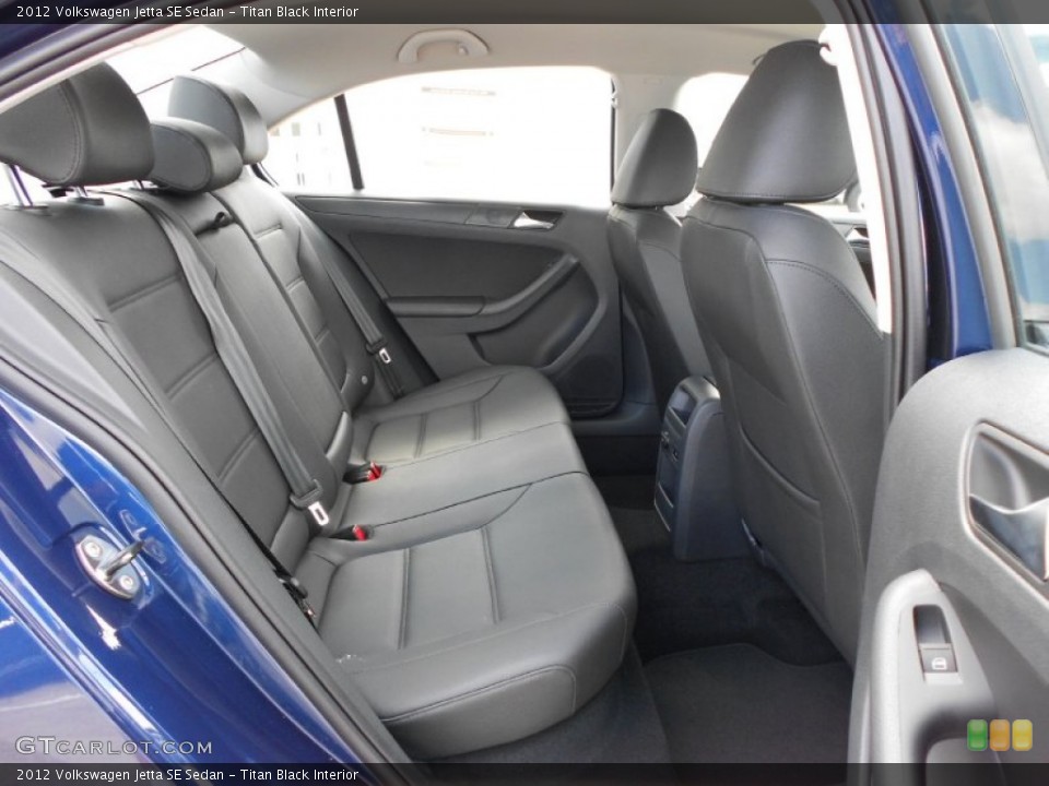 Titan Black Interior Photo for the 2012 Volkswagen Jetta SE Sedan #54585568