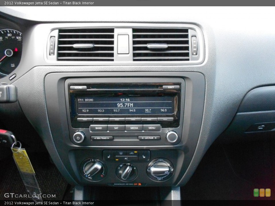 Titan Black Interior Controls for the 2012 Volkswagen Jetta SE Sedan #54585596