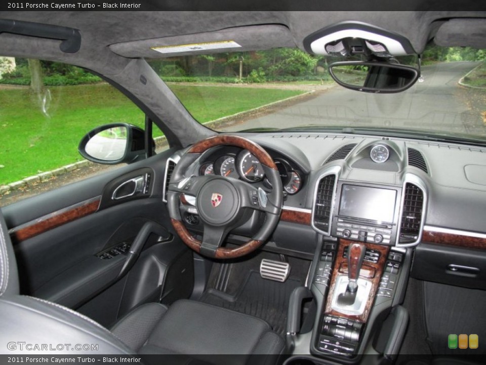 Black Interior Photo for the 2011 Porsche Cayenne Turbo #54590321