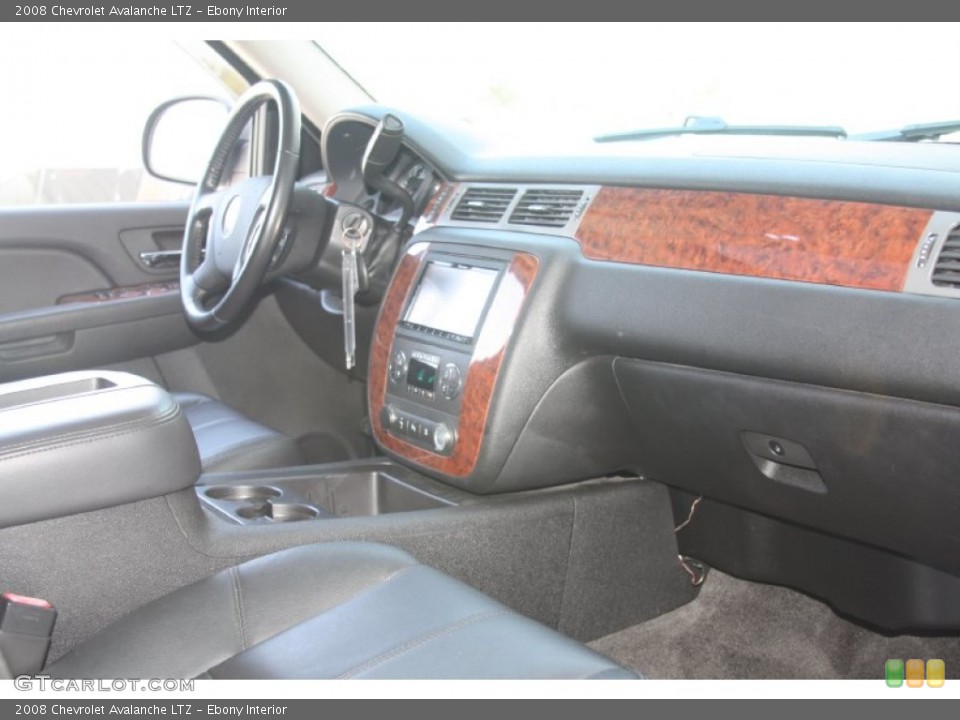 Ebony Interior Dashboard for the 2008 Chevrolet Avalanche LTZ #54593888