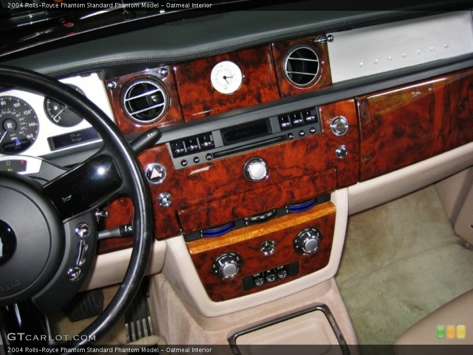 Oatmeal Interior Controls for the 2004 Rolls-Royce Phantom  #54597330