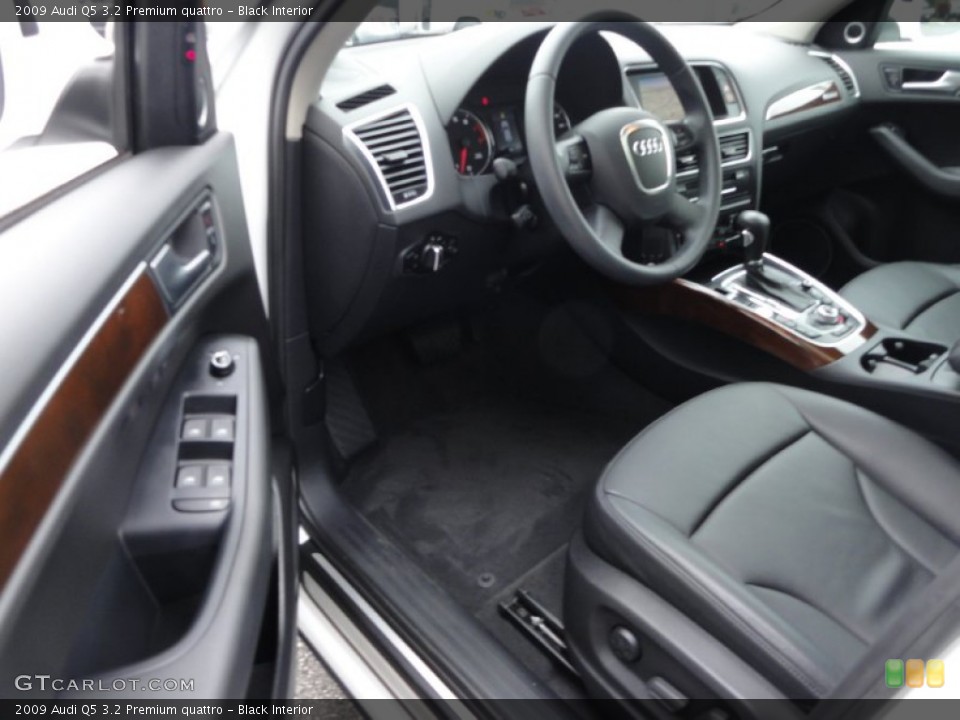 Black Interior Photo for the 2009 Audi Q5 3.2 Premium quattro #54604859