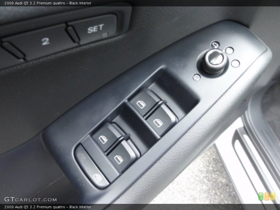 Black Interior Controls for the 2009 Audi Q5 3.2 Premium quattro #54604877