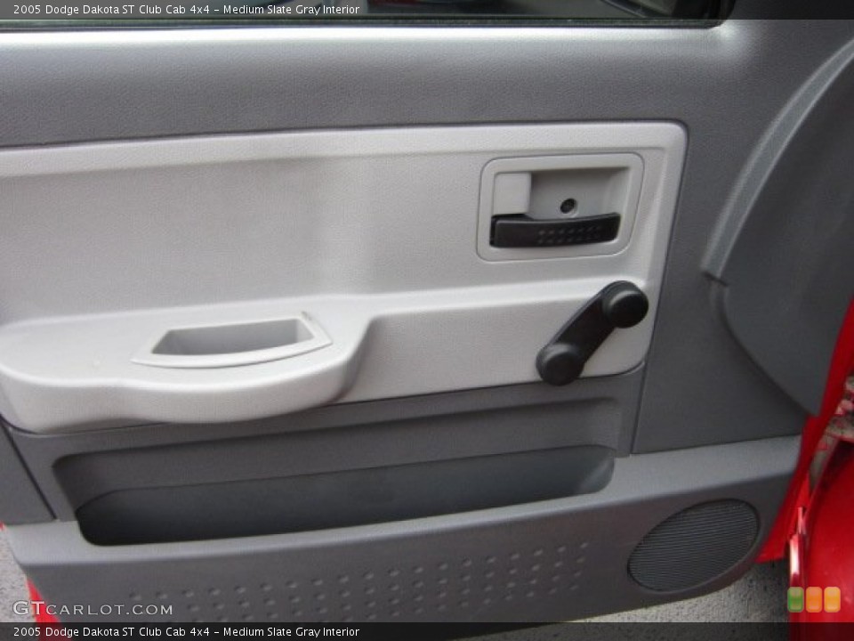 Medium Slate Gray Interior Door Panel for the 2005 Dodge Dakota ST Club Cab 4x4 #54604898