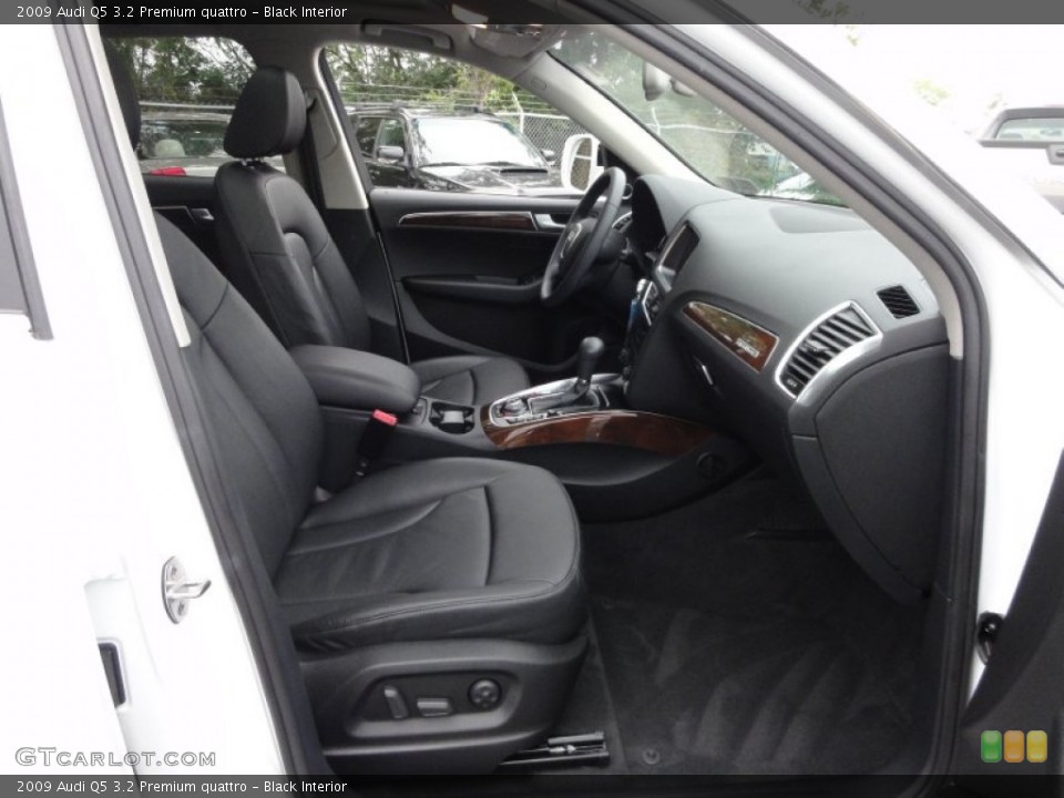 Black Interior Photo for the 2009 Audi Q5 3.2 Premium quattro #54604922