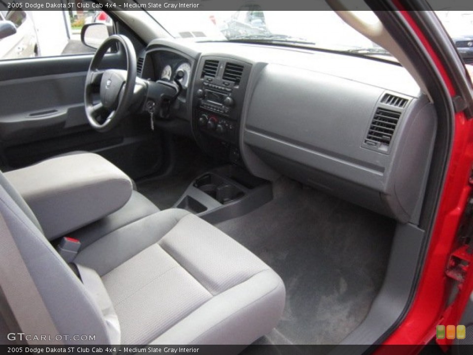 Medium Slate Gray Interior Dashboard for the 2005 Dodge Dakota ST Club Cab 4x4 #54604958