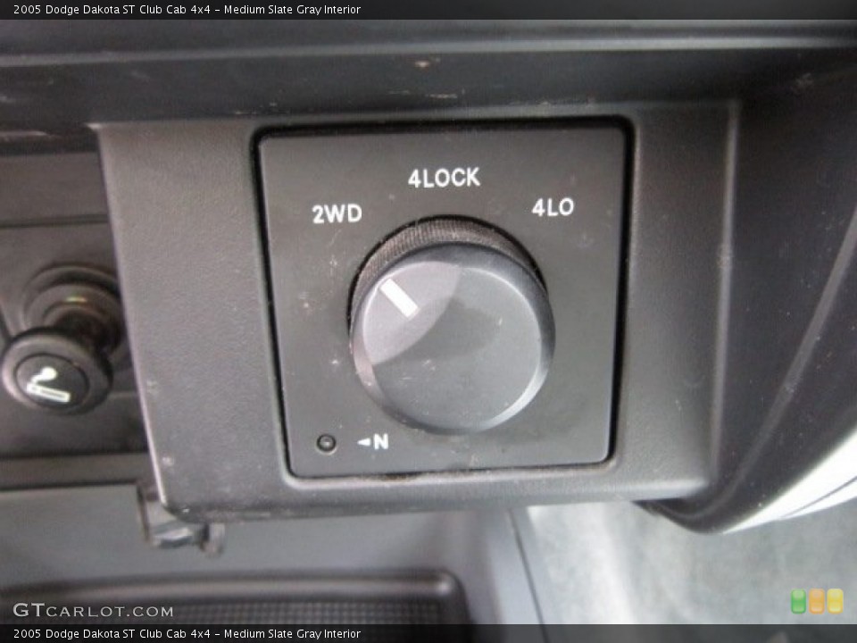 Medium Slate Gray Interior Controls for the 2005 Dodge Dakota ST Club Cab 4x4 #54604985