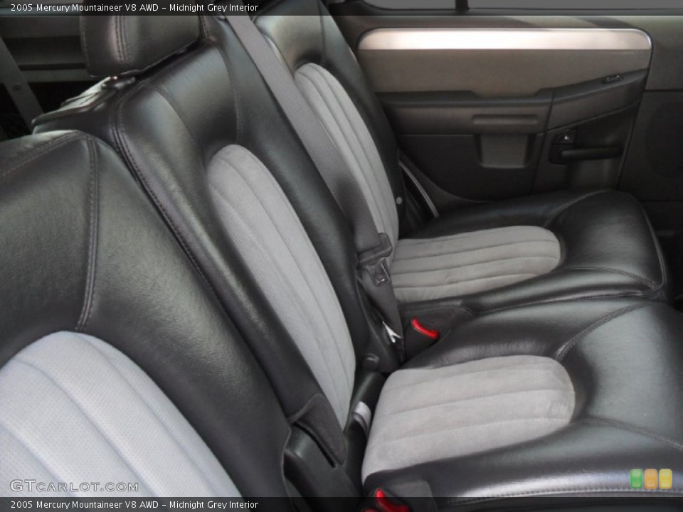 Midnight Grey Interior Photo for the 2005 Mercury Mountaineer V8 AWD #54617379