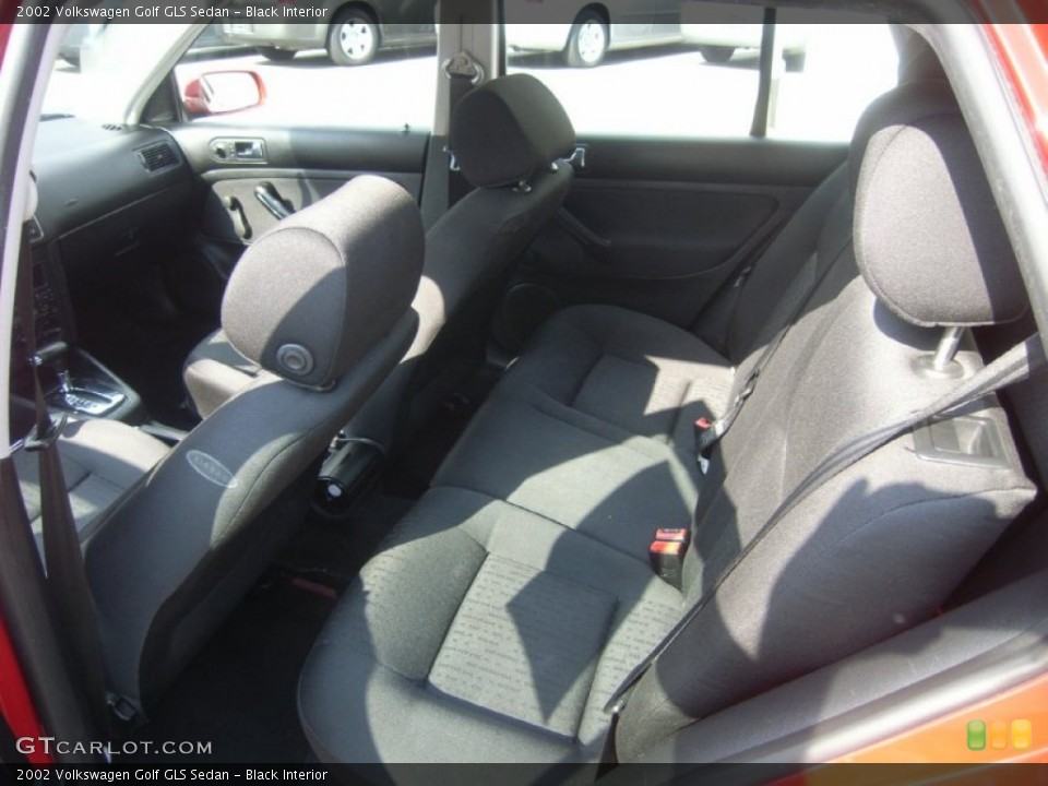 Black Interior Photo for the 2002 Volkswagen Golf GLS Sedan #54632391