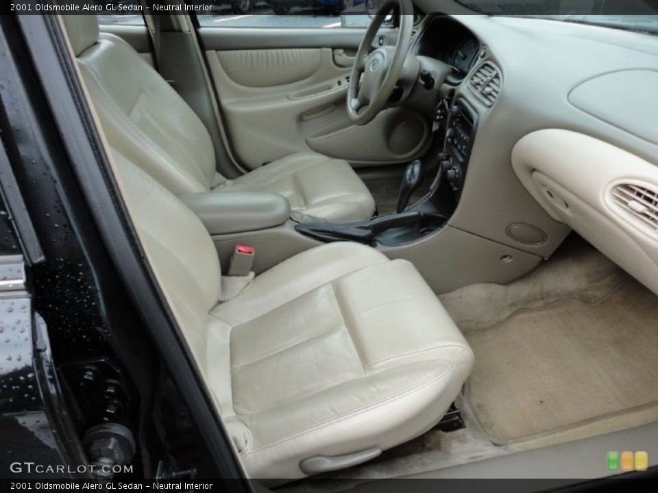 Neutral Interior Photo for the 2001 Oldsmobile Alero GL Sedan #54637662
