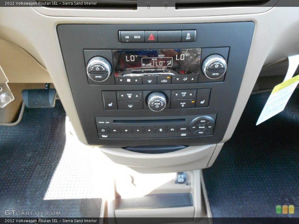 Sierra Sand Interior Controls for the 2012 Volkswagen Routan SEL #54641820