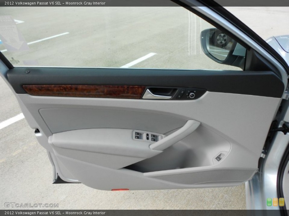 Moonrock Gray Interior Door Panel for the 2012 Volkswagen Passat V6 SEL #54643176