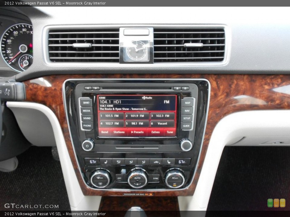 Moonrock Gray Interior Controls for the 2012 Volkswagen Passat V6 SEL #54643239