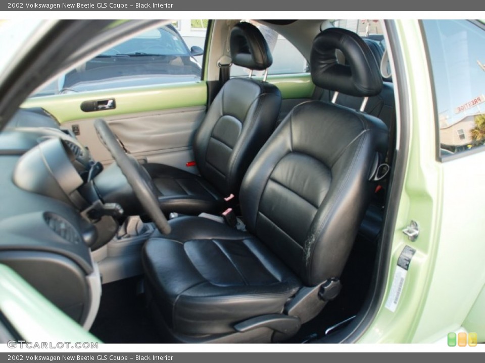 Black Interior Photo for the 2002 Volkswagen New Beetle GLS Coupe #54646200