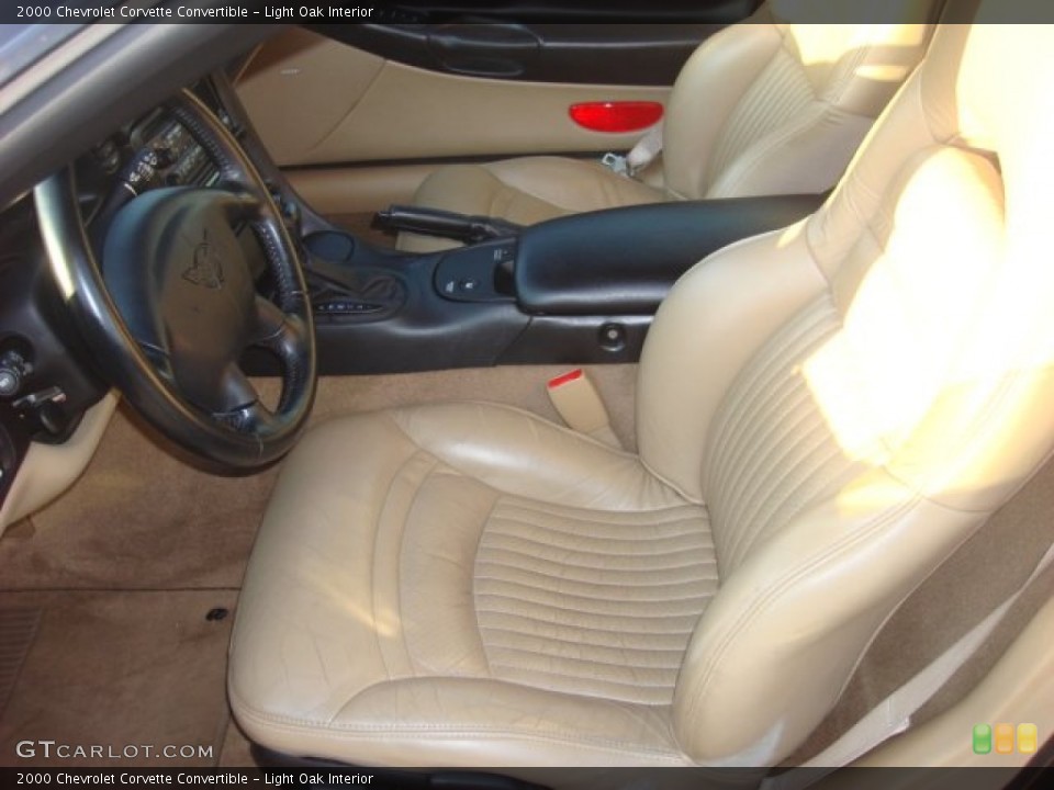 Light Oak Interior Photo for the 2000 Chevrolet Corvette Convertible #54646269