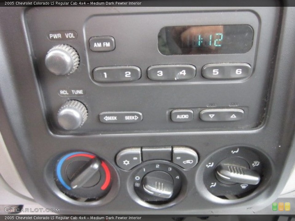 Medium Dark Pewter Interior Audio System for the 2005 Chevrolet Colorado LS Regular Cab 4x4 #54646345