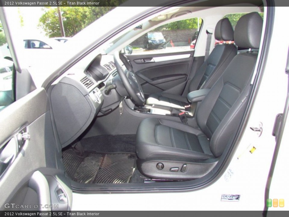 Titan Black Interior Photo for the 2012 Volkswagen Passat 2.5L SE #54646950