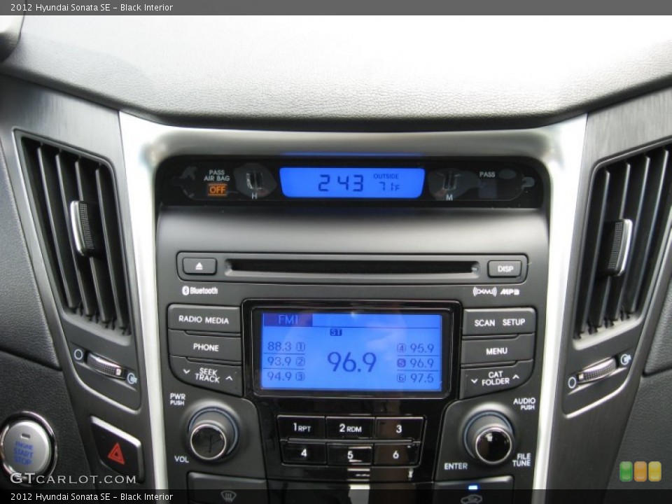 Black Interior Controls for the 2012 Hyundai Sonata SE #54663428