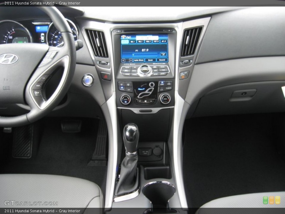 Gray Interior Controls for the 2011 Hyundai Sonata Hybrid #54663687